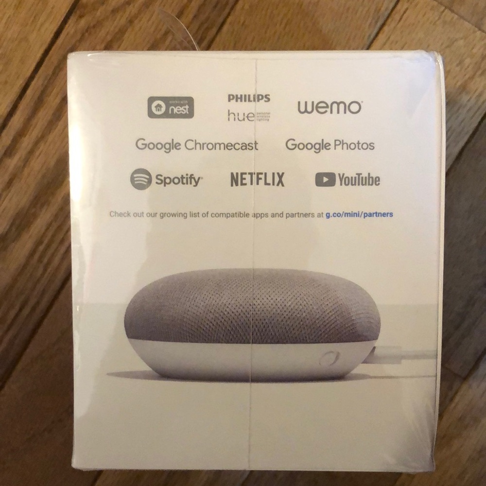 Google Home Mini - Picture 2 of 4